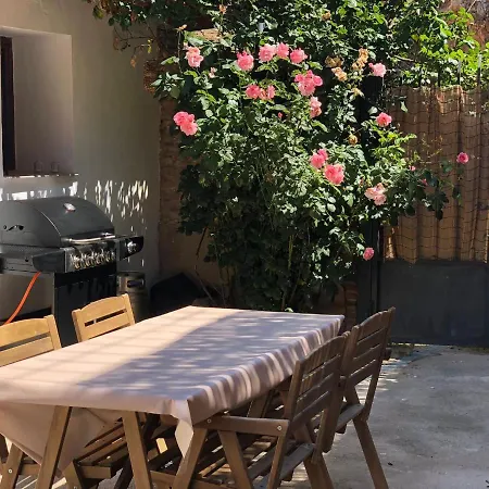 Bajo Arcos 아파트